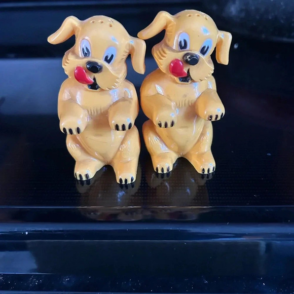 mold and die works Other - 4/$100 USA 1950 Mold and Die Works dog salt and pepper shakers 🐶